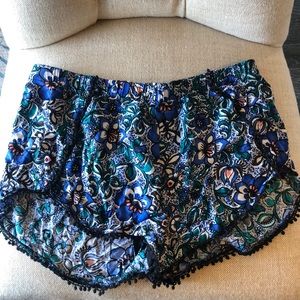 Express pull on shorts